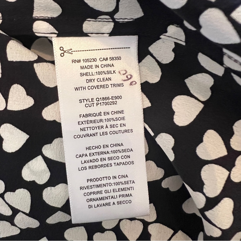 EQUIPMENT Essential Silk Heart-Print button down blouse black and white - Picture 7 of 7